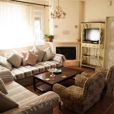 アレクサンドルポリス The Early Bird - Cosy 2-Floor House With Gardenヴィラ エクステリア 写真